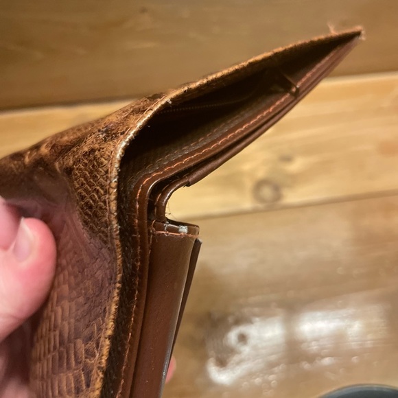 Handcraft Leather Men’s Brown Wallet - Picture 11 of 12